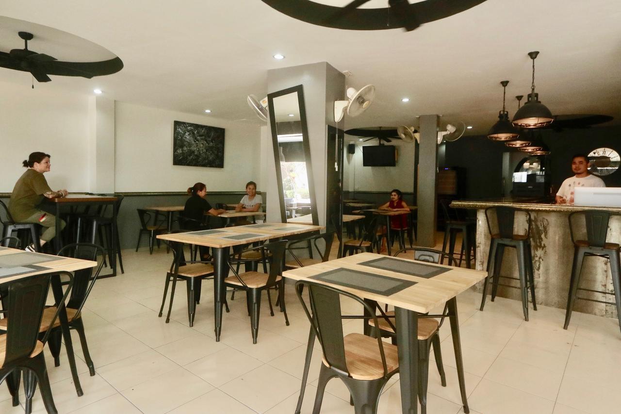 C&C Residence Bistro Restaurant Pattaja Kültér fotó