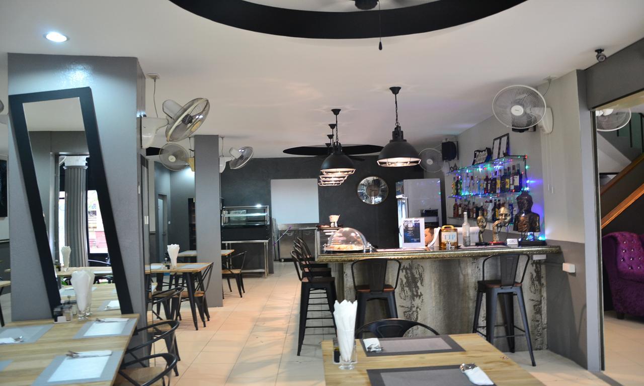 C&C Residence Bistro Restaurant Pattaja Kültér fotó